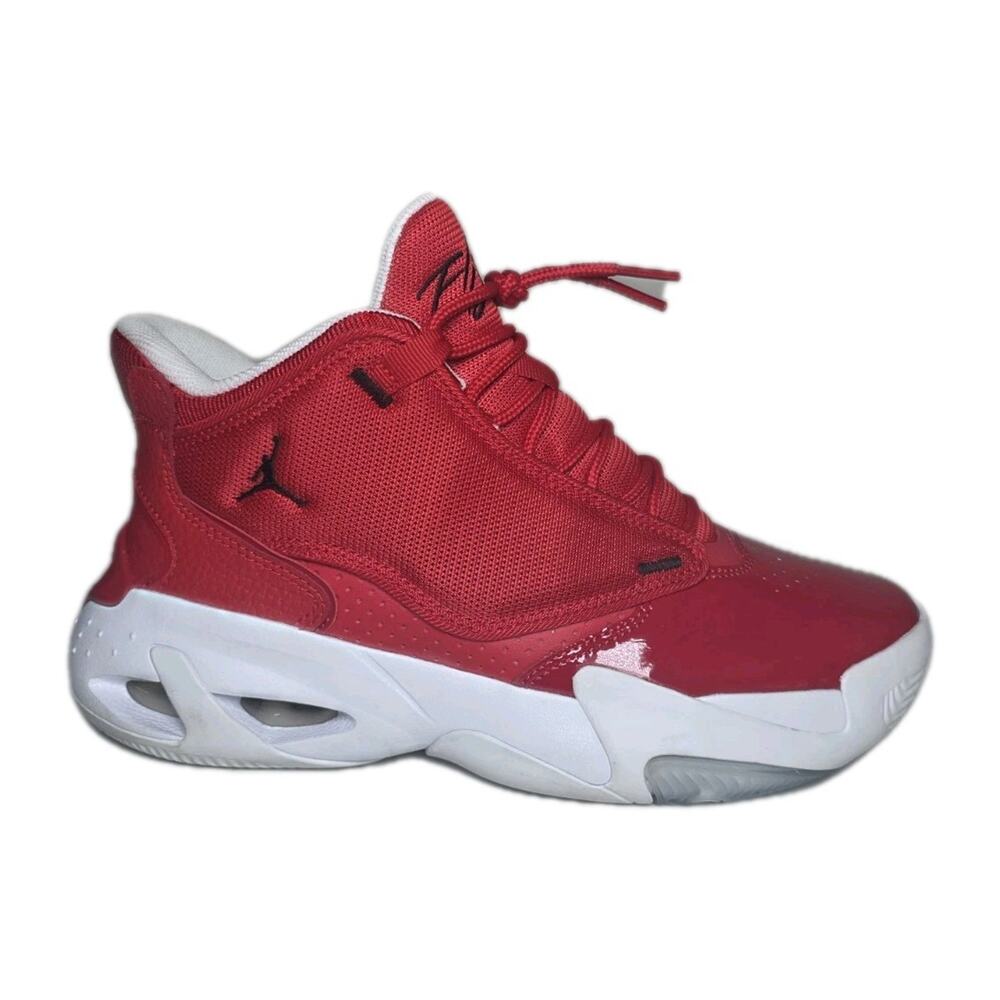 Red Nike Jordan Max Aura 4 Size 6y Cardinal Red&White.Used-Excellent